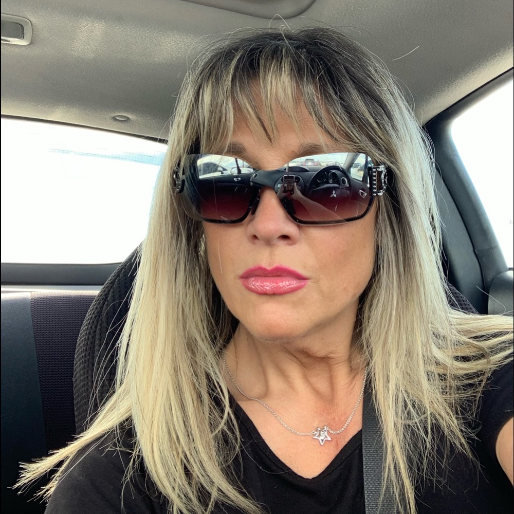 Meet your Posher, Tiffany